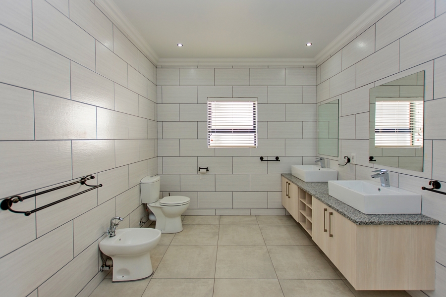 3 Bedroom Property for Sale in Sandy Point Western Cape